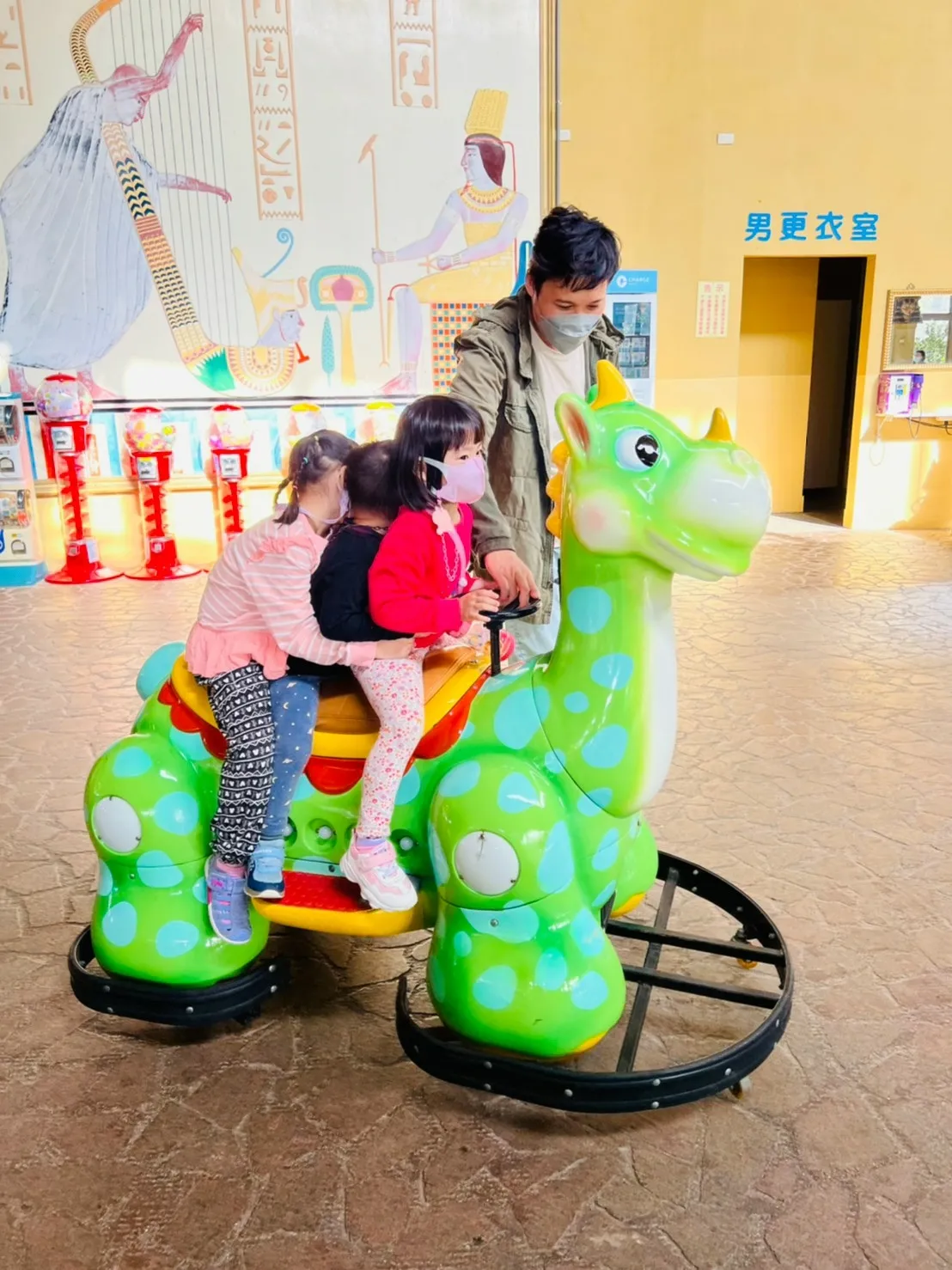 LINE_ALBUM_六福村 小人國 老爺酒店_211118_74.jpg