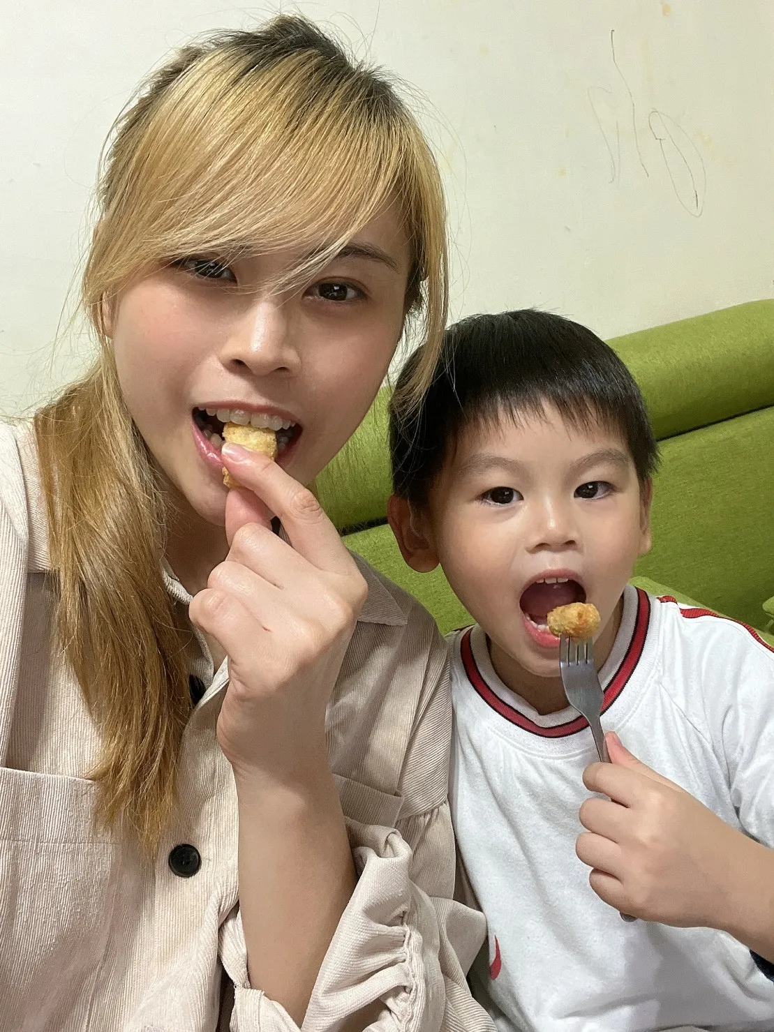 LINE_ALBUM_First Pride 肉感十足植物肉雞塊_221210_1.jpg